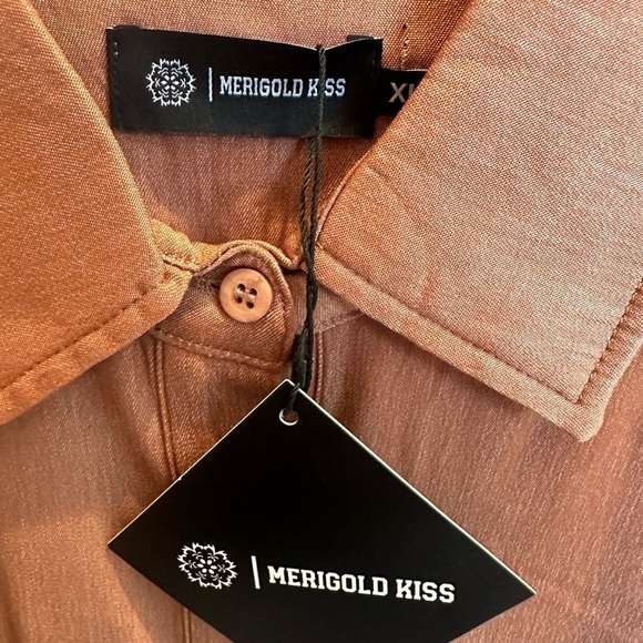 Merigold Kiss Women’s Rust Western Button Down Blouse Moisture Wicking New - Picture 3 of 3